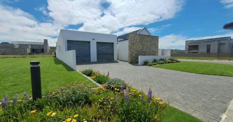 2 Bedroom Property for Sale in Stilbaai Wes Western Cape